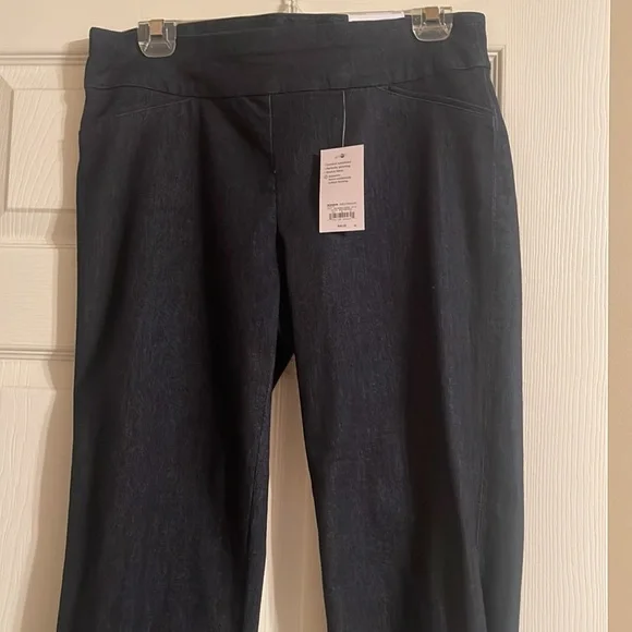 women's Croft & Barrow pull-on pants. - Picture 2 of 5